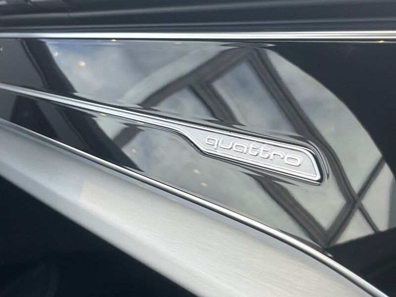 More views of Audi Q8