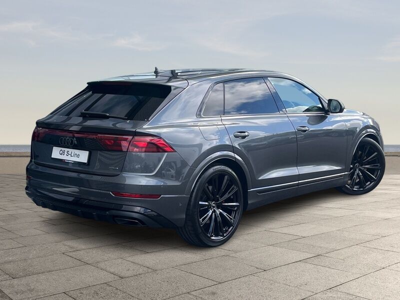 More views of Audi Q8