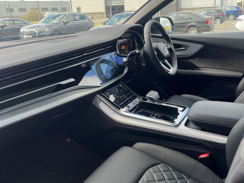More views of Audi Q8