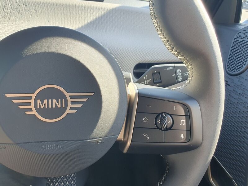 More views of MINI Hatch