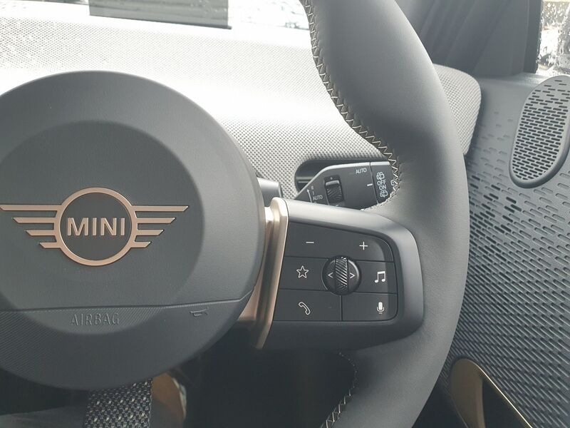 More views of MINI Hatch