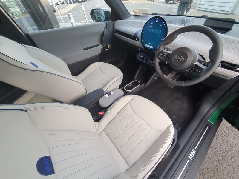 More views of MINI Hatch