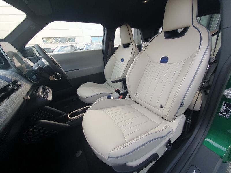 More views of MINI Hatch