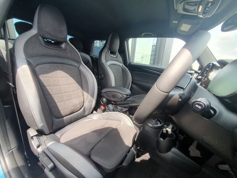More views of MINI hatch
