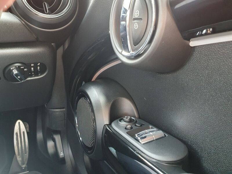 More views of MINI hatch