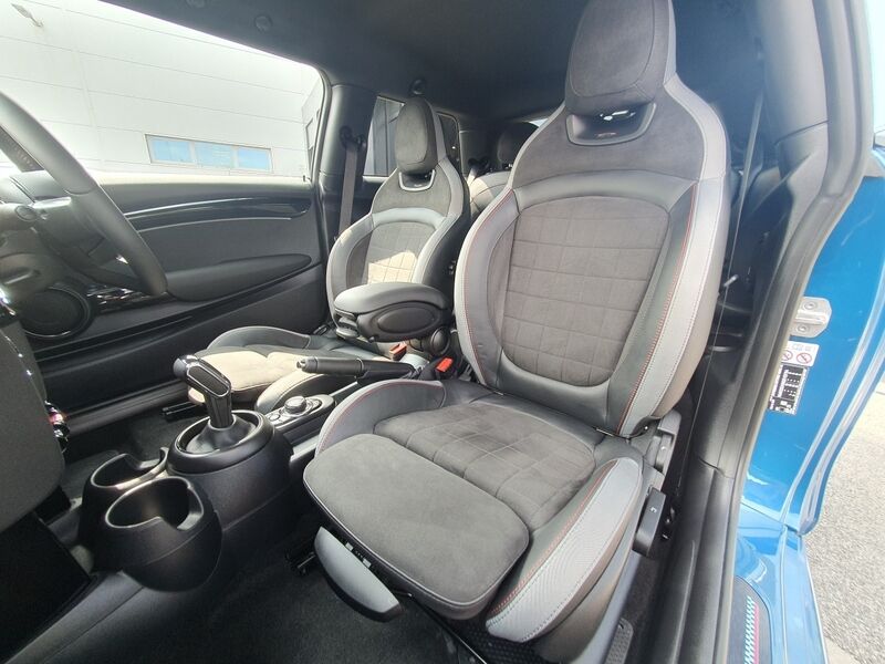 More views of MINI hatch