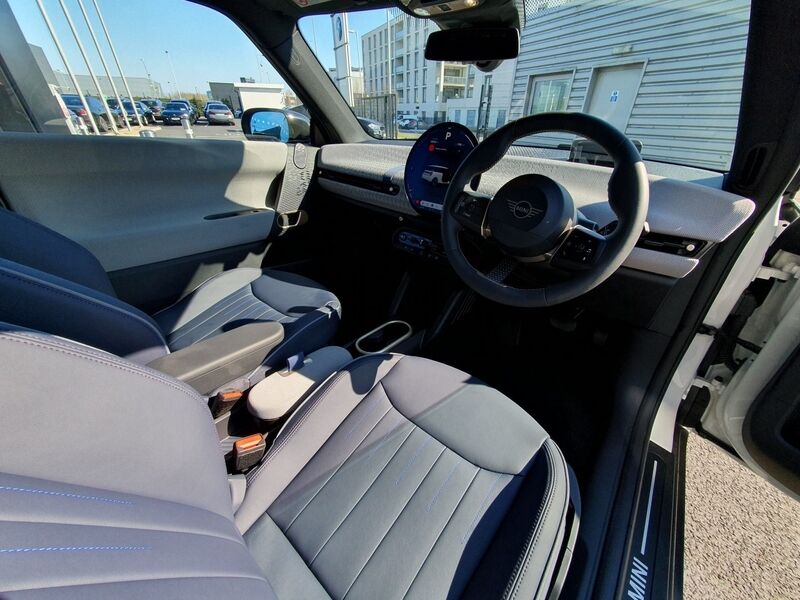 More views of MINI Hatch