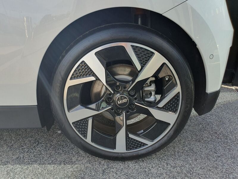 More views of MINI Hatch
