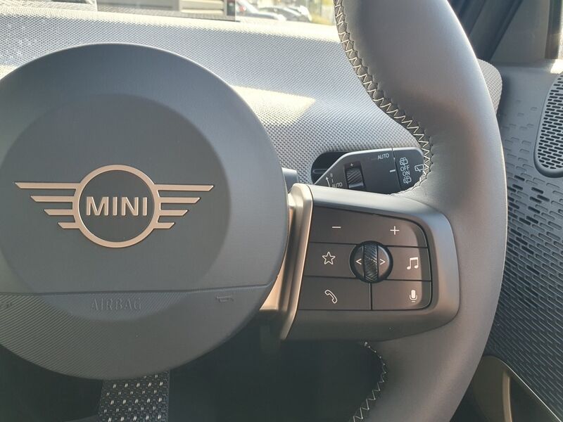 More views of MINI Hatch