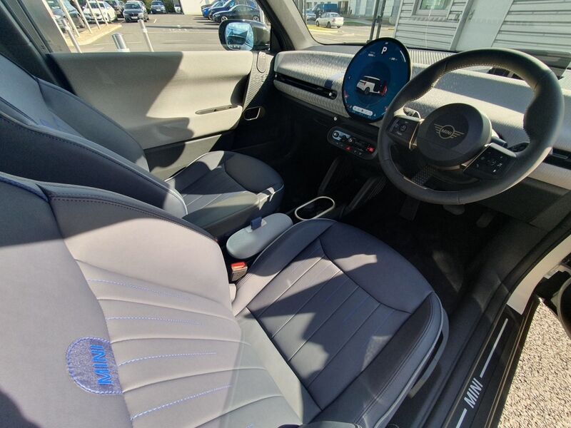 More views of MINI Hatch