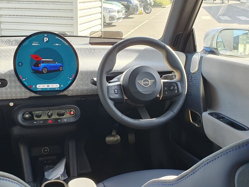 More views of MINI Hatch