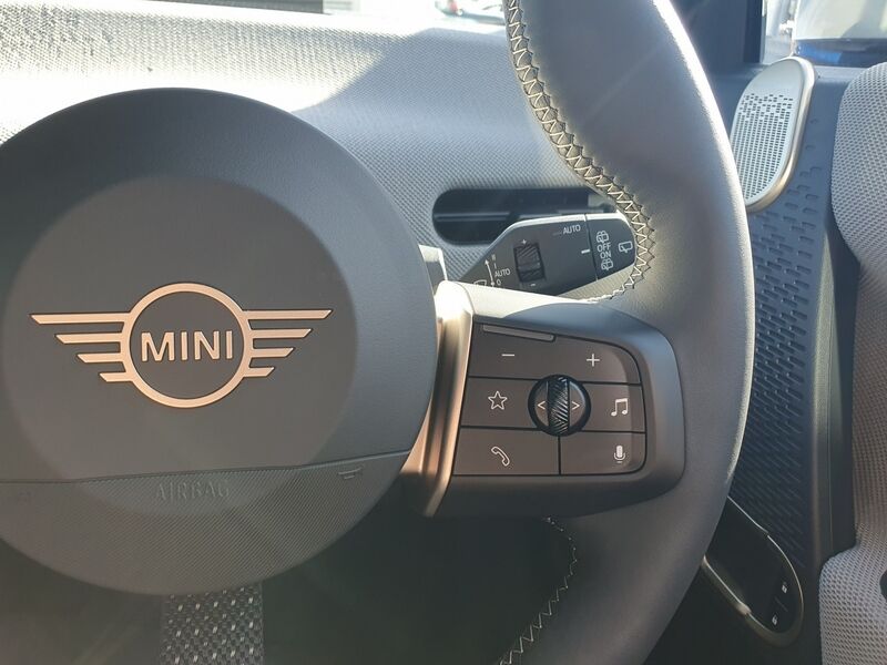 More views of MINI Hatch