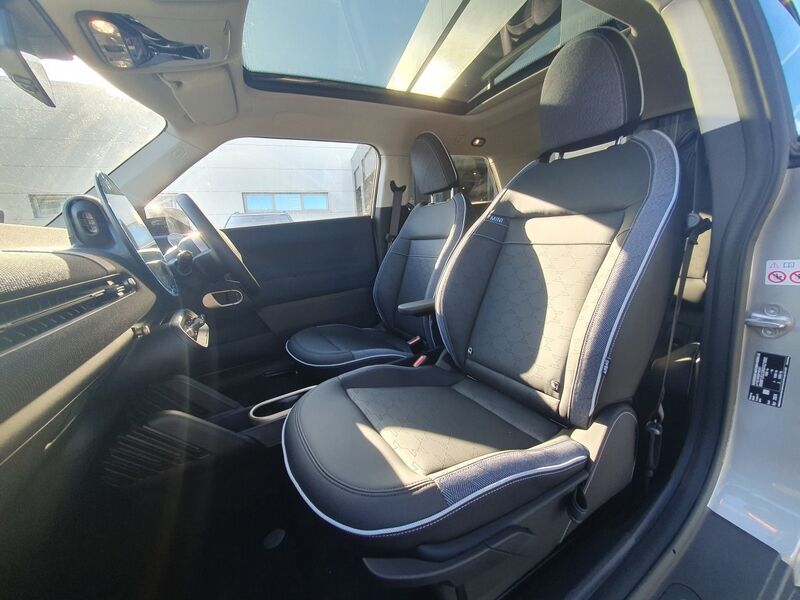More views of MINI Hatch
