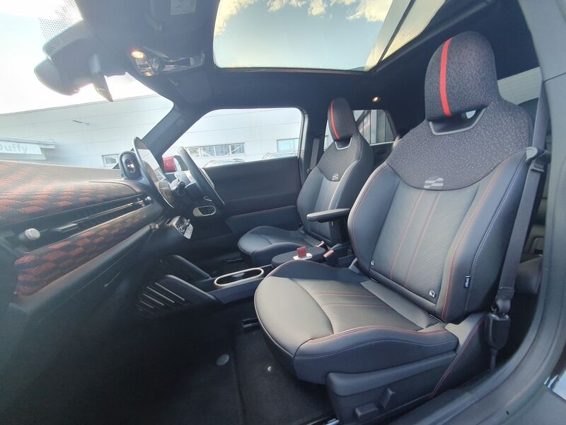 More views of MINI Hatch