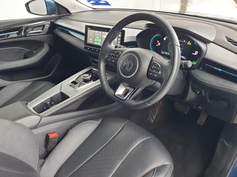 More views of MG MG5