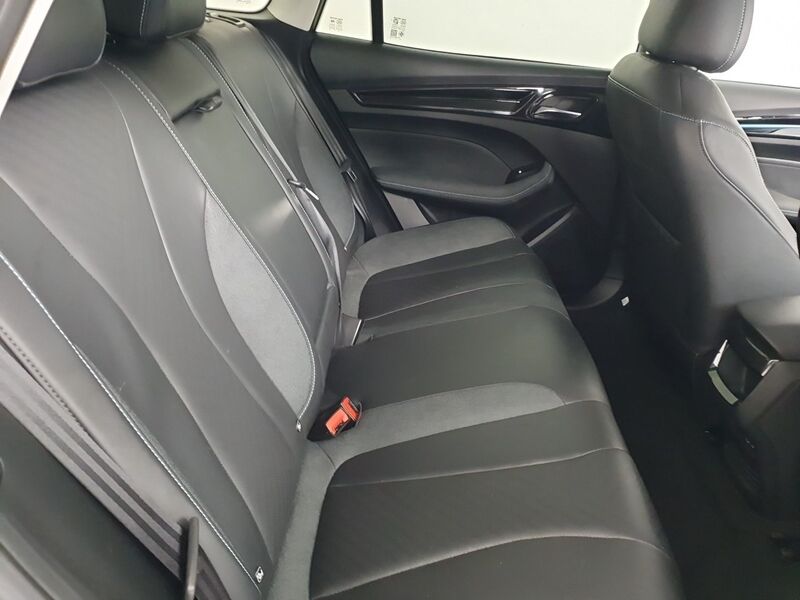 More views of MG MG5