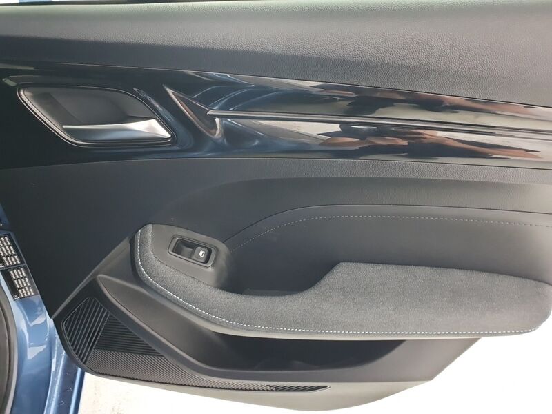 More views of MG MG5