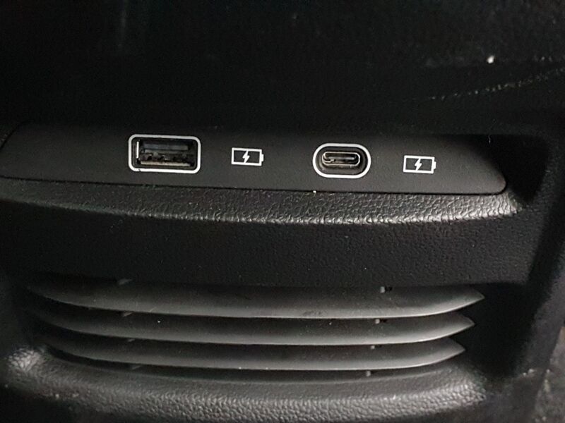 More views of MG MG5