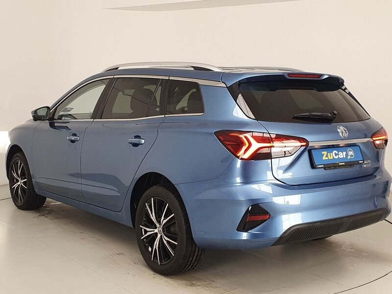 More views of MG MG5