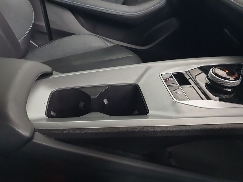 More views of MG MG5