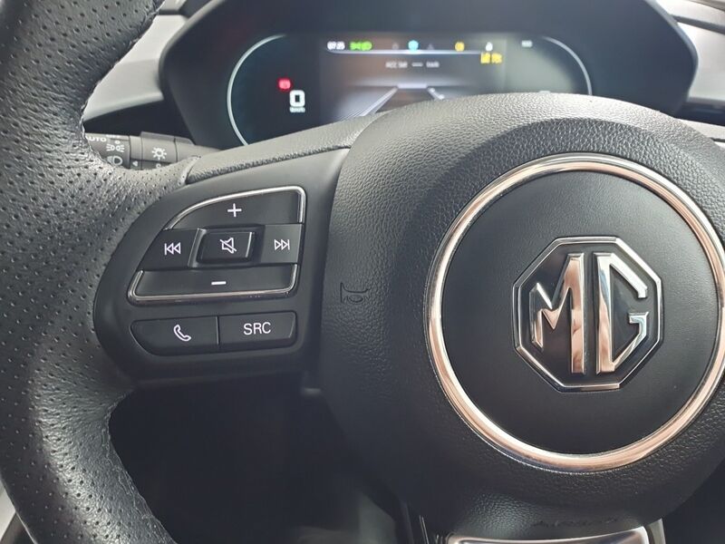 More views of MG MG5