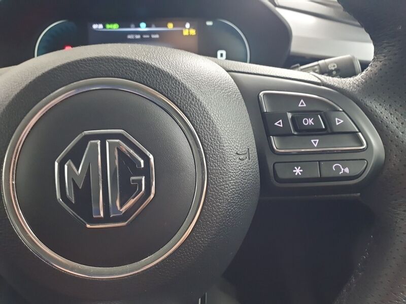 More views of MG MG5