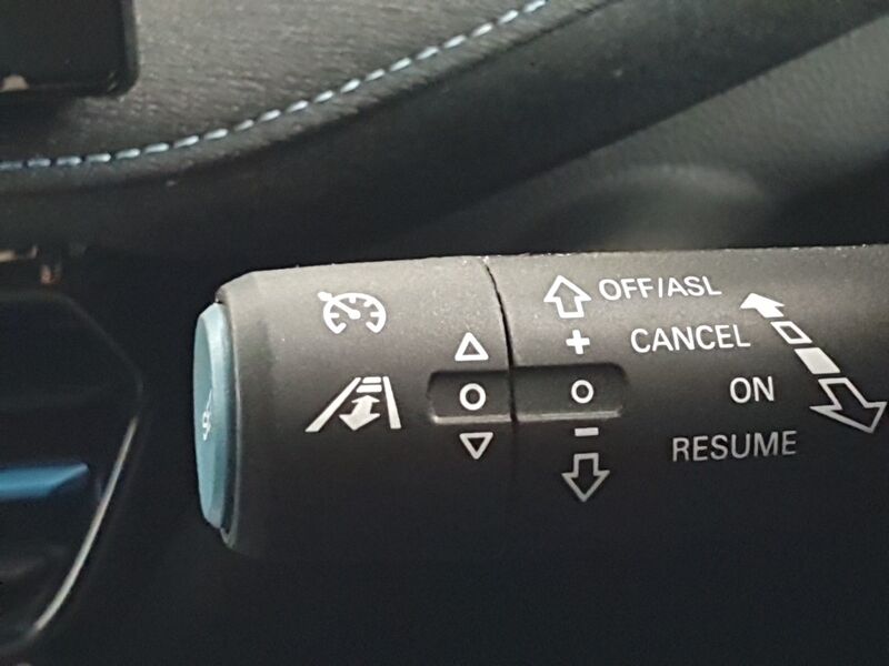 More views of MG MG5