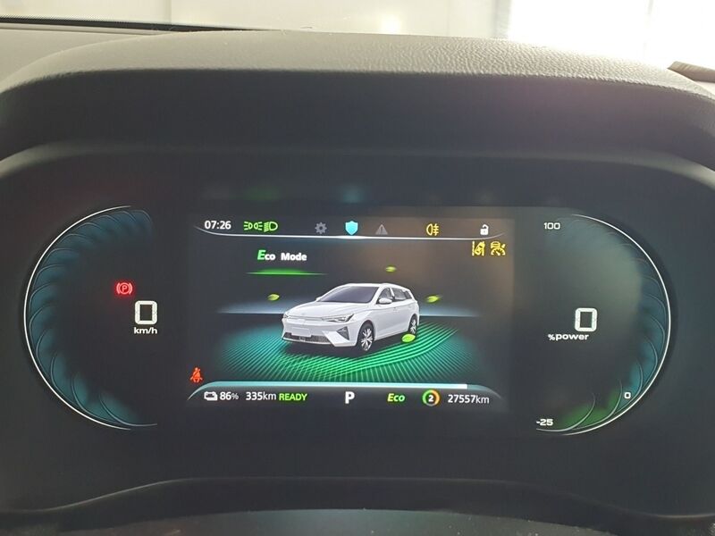 More views of MG MG5