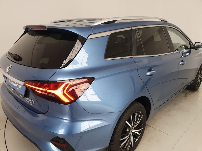 More views of MG MG5