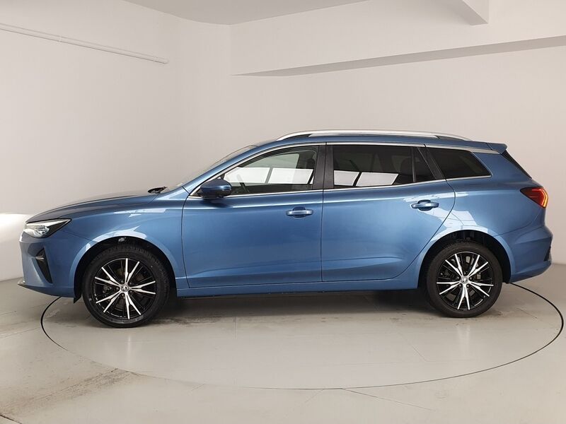 More views of MG MG5