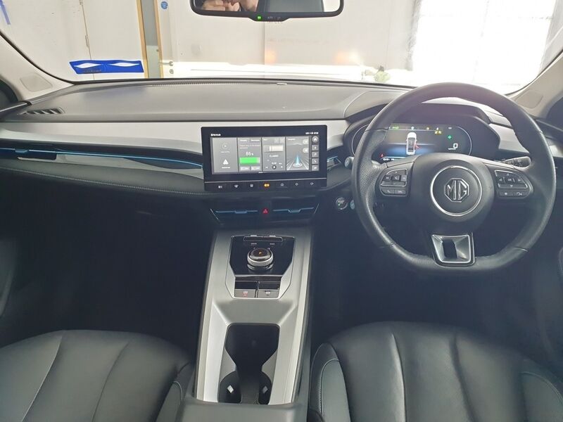 More views of MG MG5