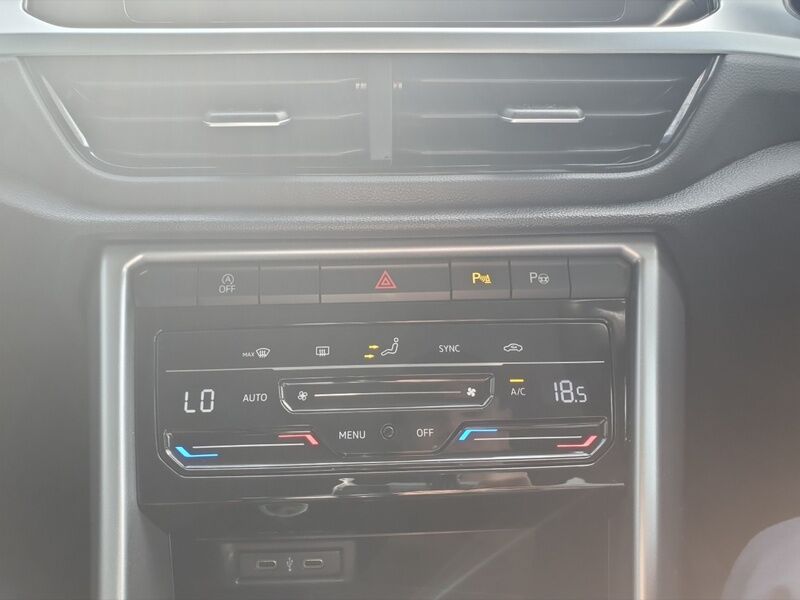 More views of Volkswagen T-Roc