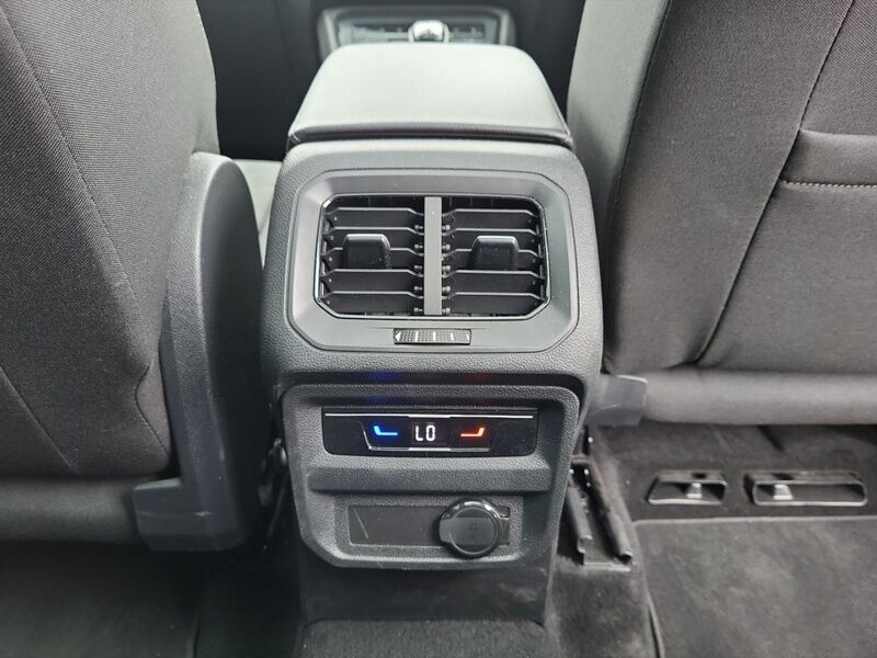 More views of Volkswagen Tiguan
