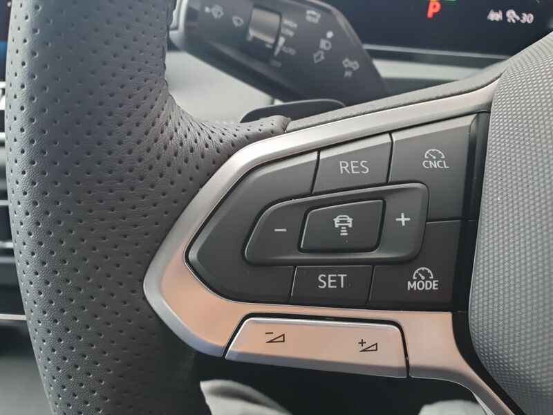 More views of Volkswagen Tiguan