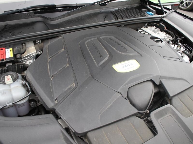 More views of Porsche Cayenne