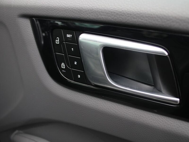 More views of Porsche Cayenne