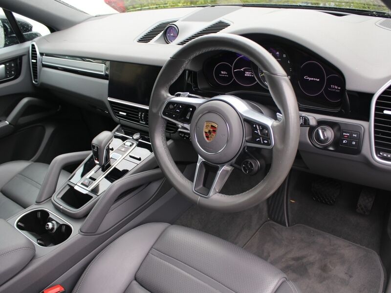 More views of Porsche Cayenne
