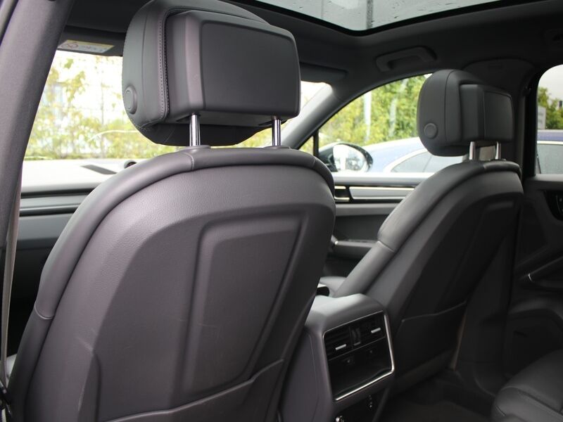 More views of Porsche Cayenne