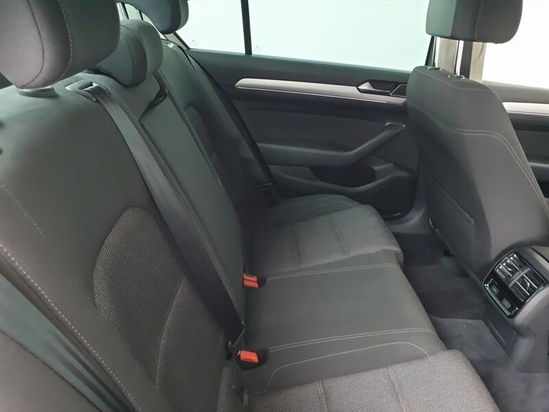 More views of Volkswagen Passat