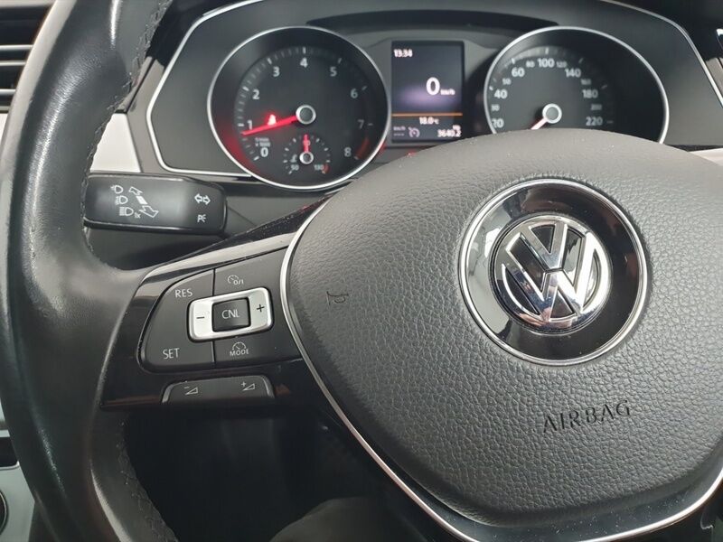 More views of Volkswagen Passat