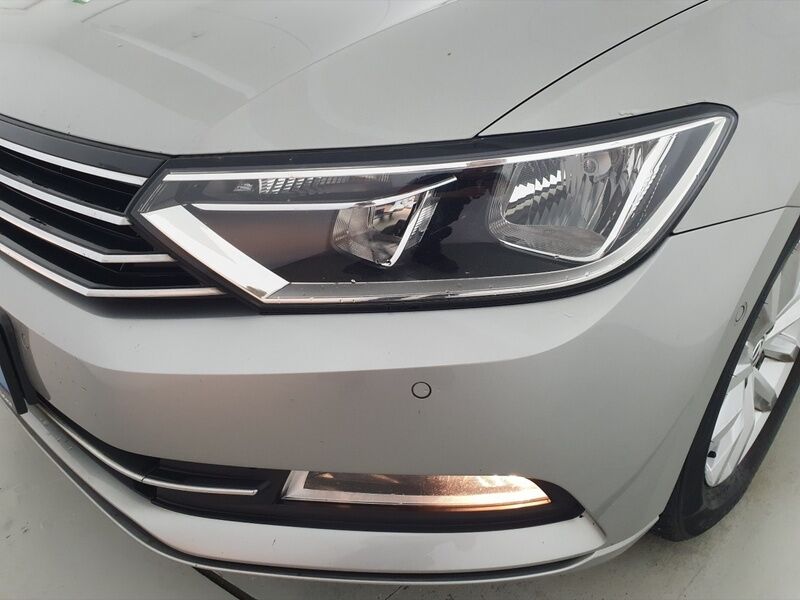 More views of Volkswagen Passat