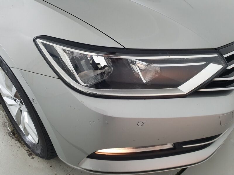 More views of Volkswagen Passat