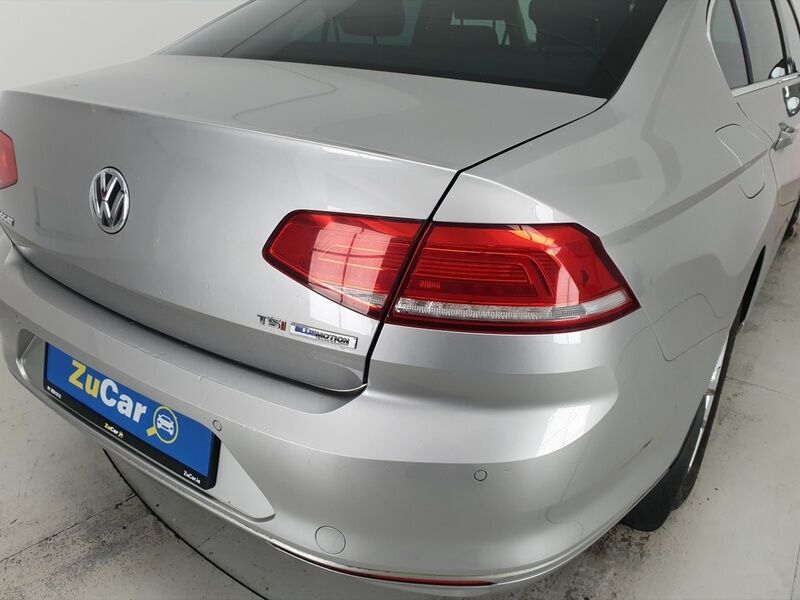 More views of Volkswagen Passat