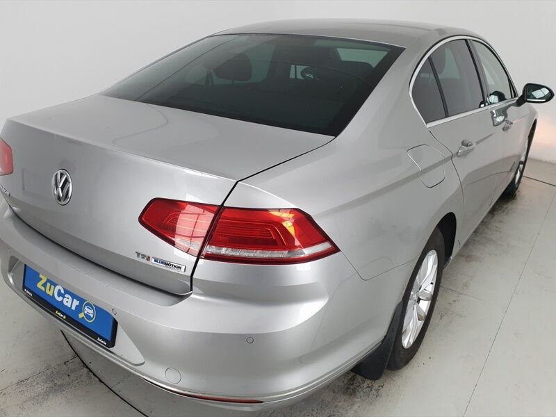 More views of Volkswagen Passat