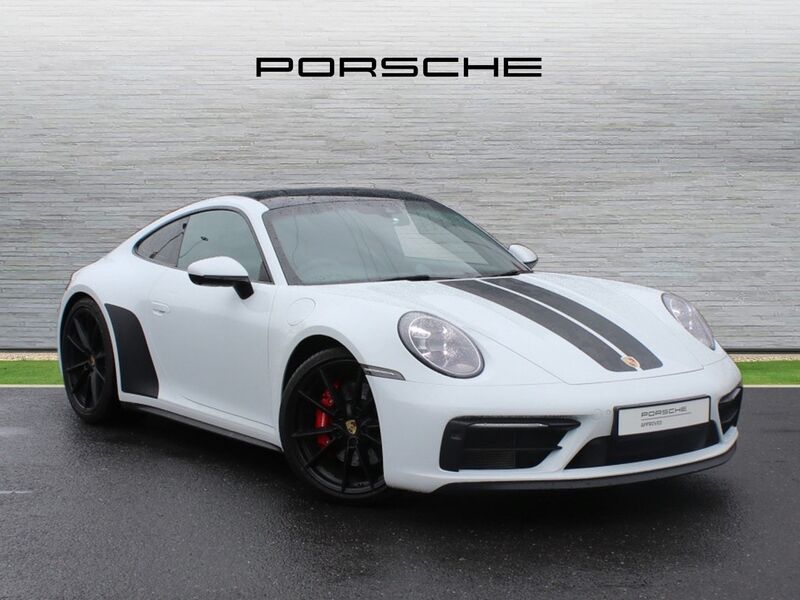 More views of Porsche 911