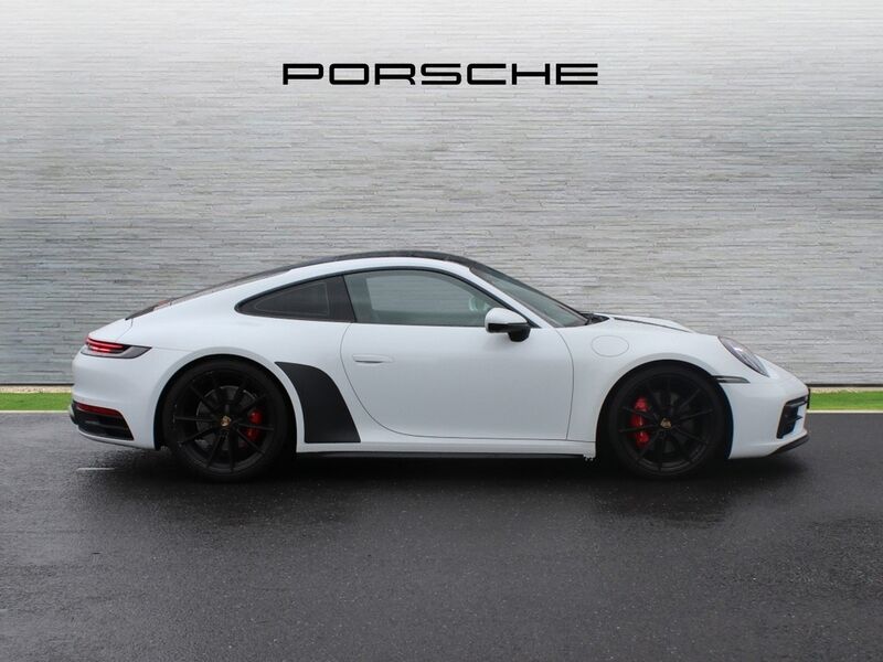 More views of Porsche 911