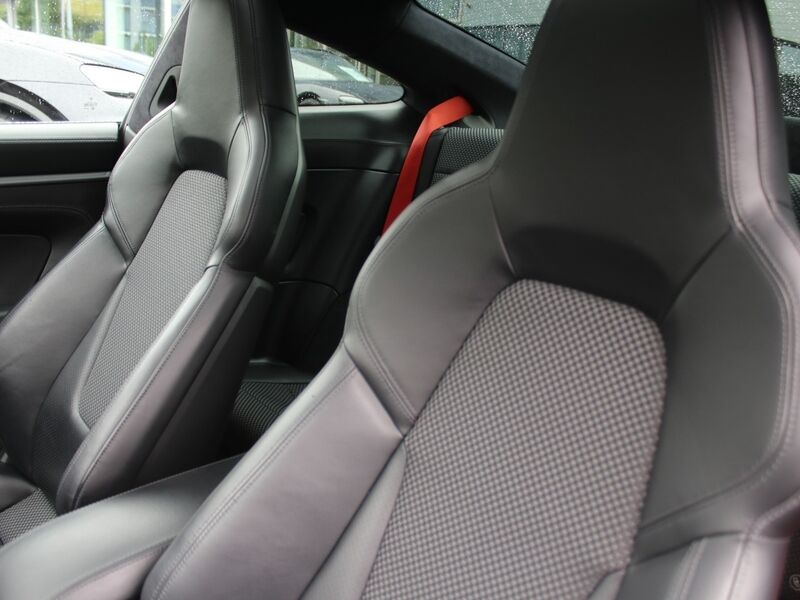 More views of Porsche 911