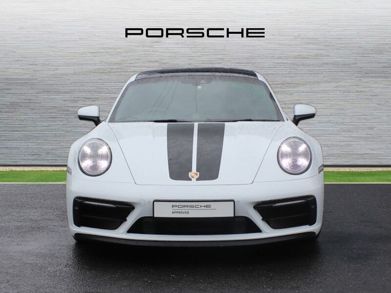 More views of Porsche 911