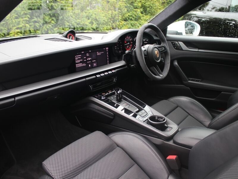 More views of Porsche 911