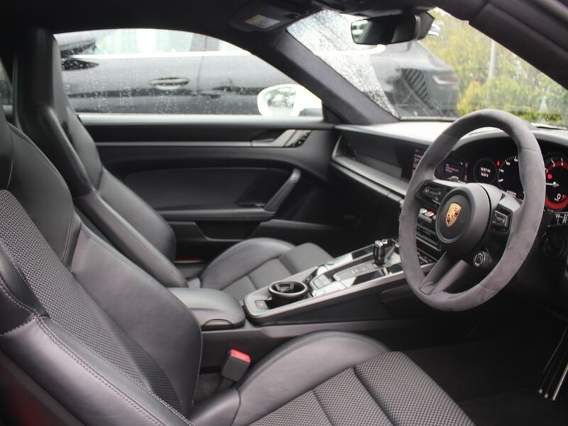 More views of Porsche 911